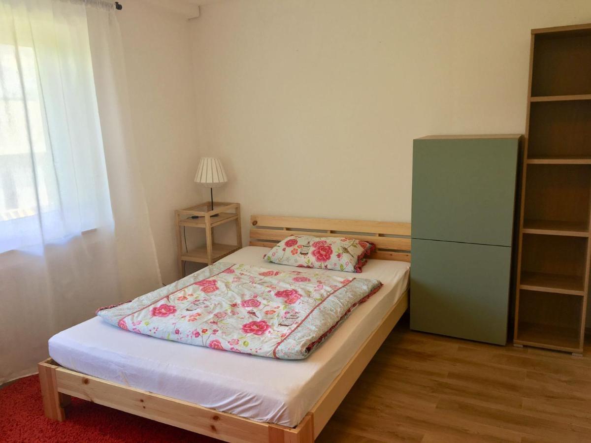 Mayen, Im Mohren, Privatzimmer Nr2, Waldrand, Nahe Nurburgring & Burg Eltz, Gemeinschaftsbad Dış mekan fotoğraf