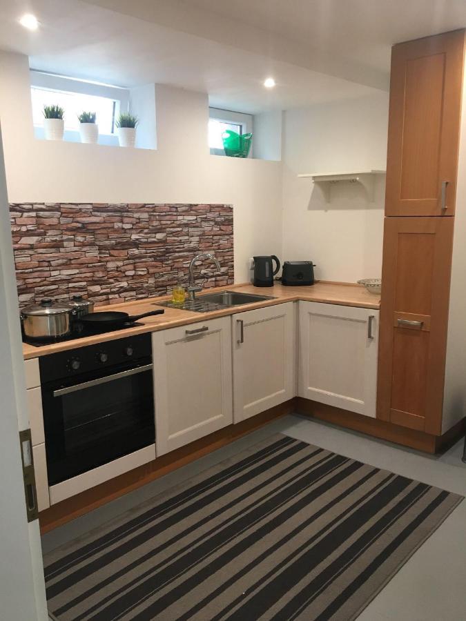 Mayen, Im Mohren, Privatzimmer Nr2, Waldrand, Nahe Nurburgring & Burg Eltz, Gemeinschaftsbad Dış mekan fotoğraf